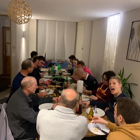 Hostel La Decouverte Petit Dejeuner Offert